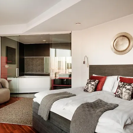 W 180 View Luxury 4br Residence, Sauna *